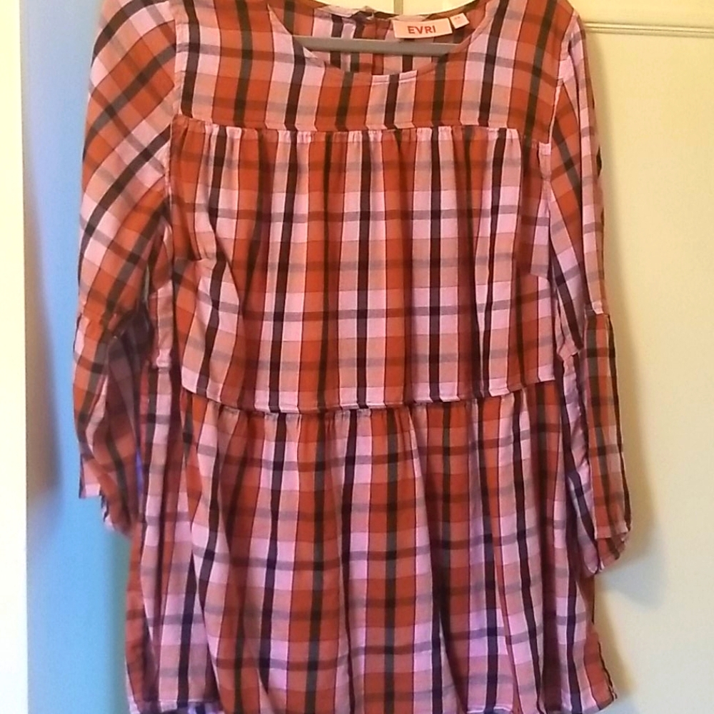 EVRI Size 0X soft plaid babydoll top